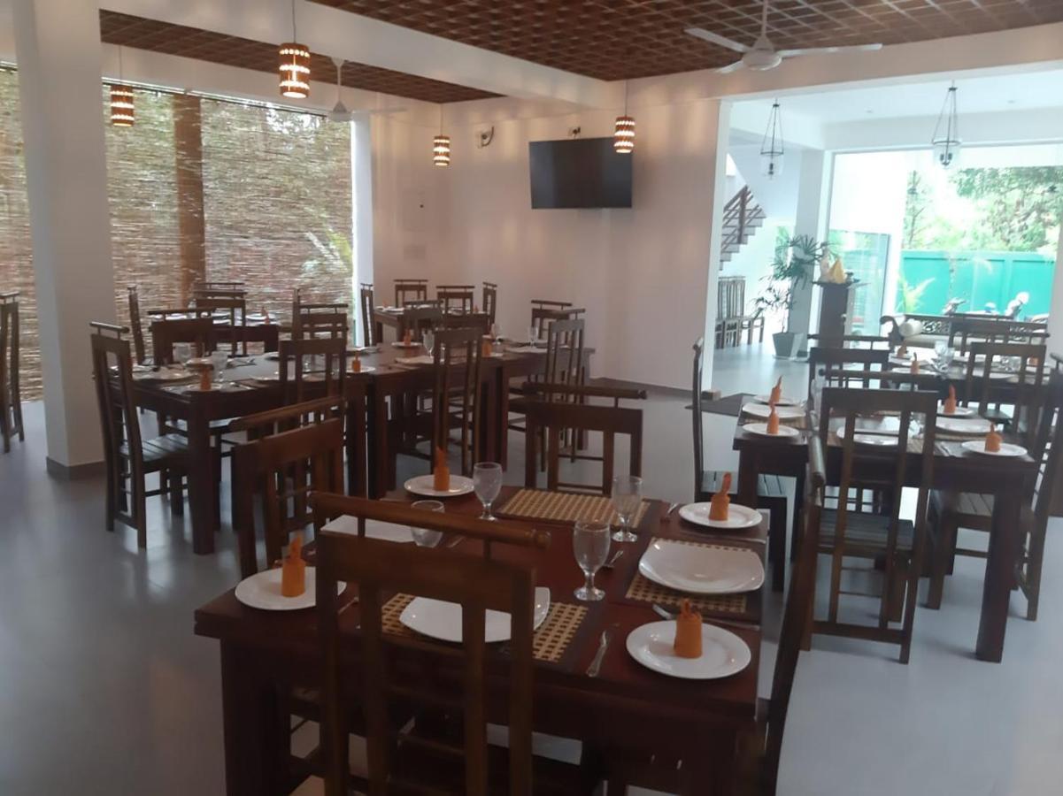 Hotel Eden Grand Dambulla Exterior foto